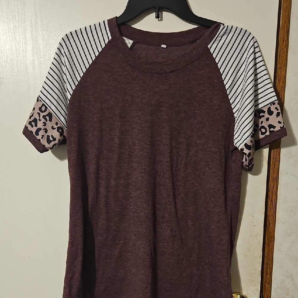 Women's Striped and Leopard Sleeve Top - Burgundy